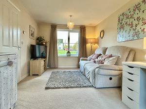 Lounge- click for photo gallery